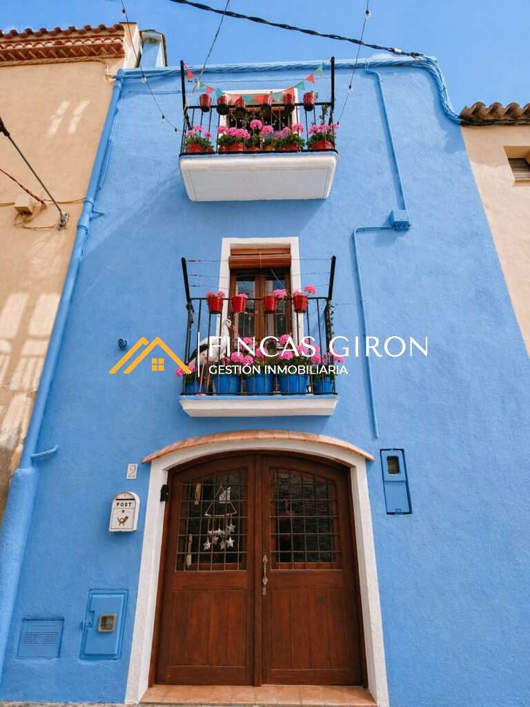 Casa de Pueblo Totalmente Reformada en el Corazón de Castelló d’Empúries